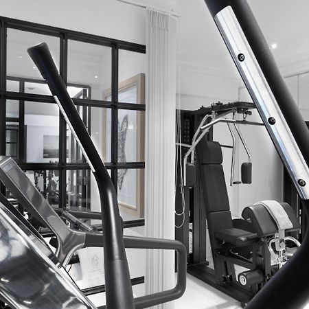 Schlosshotel Berlin Bagian luar foto The gym at The Dorchester