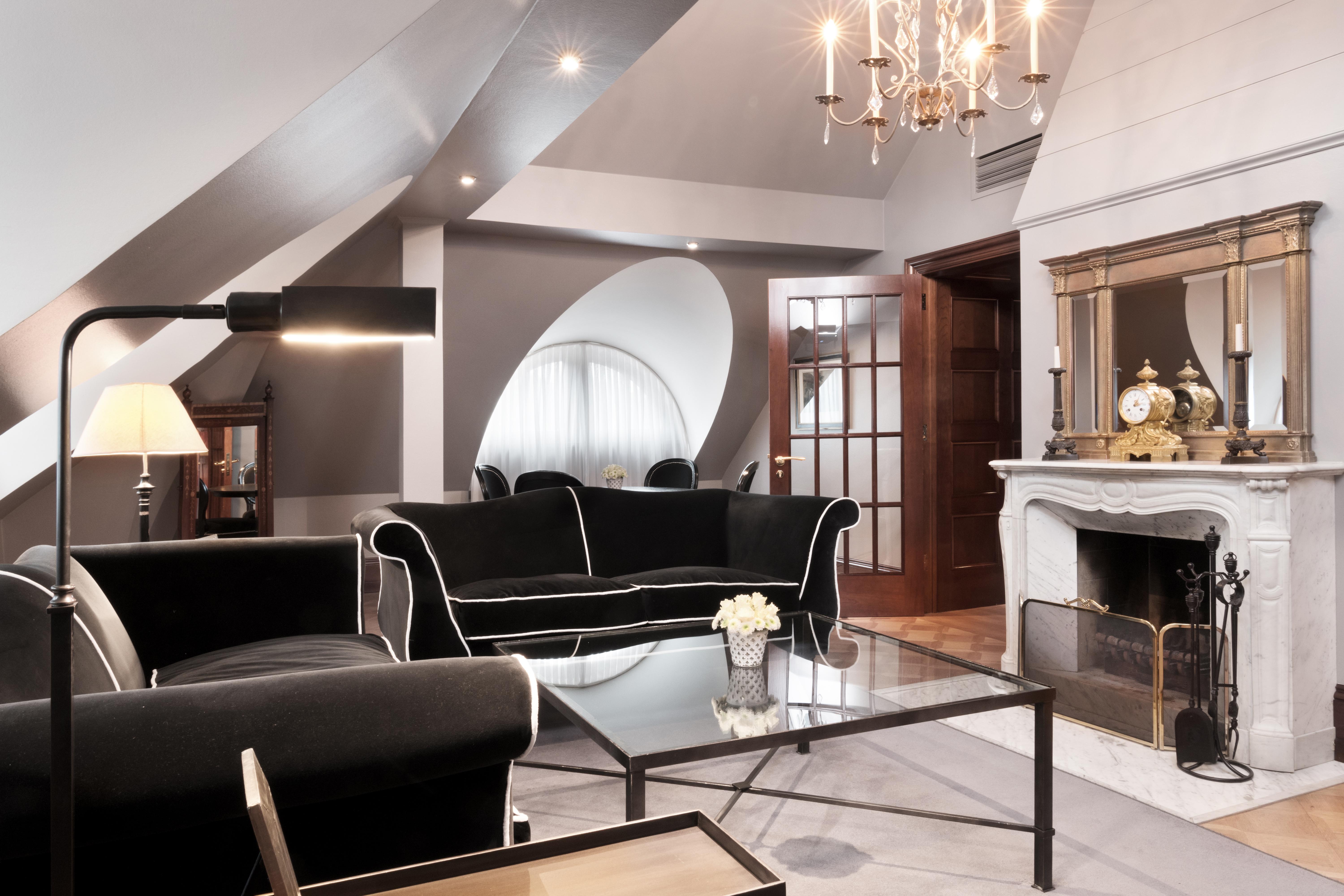 Schlosshotel Berlin Bagian luar foto Interior of the hotel