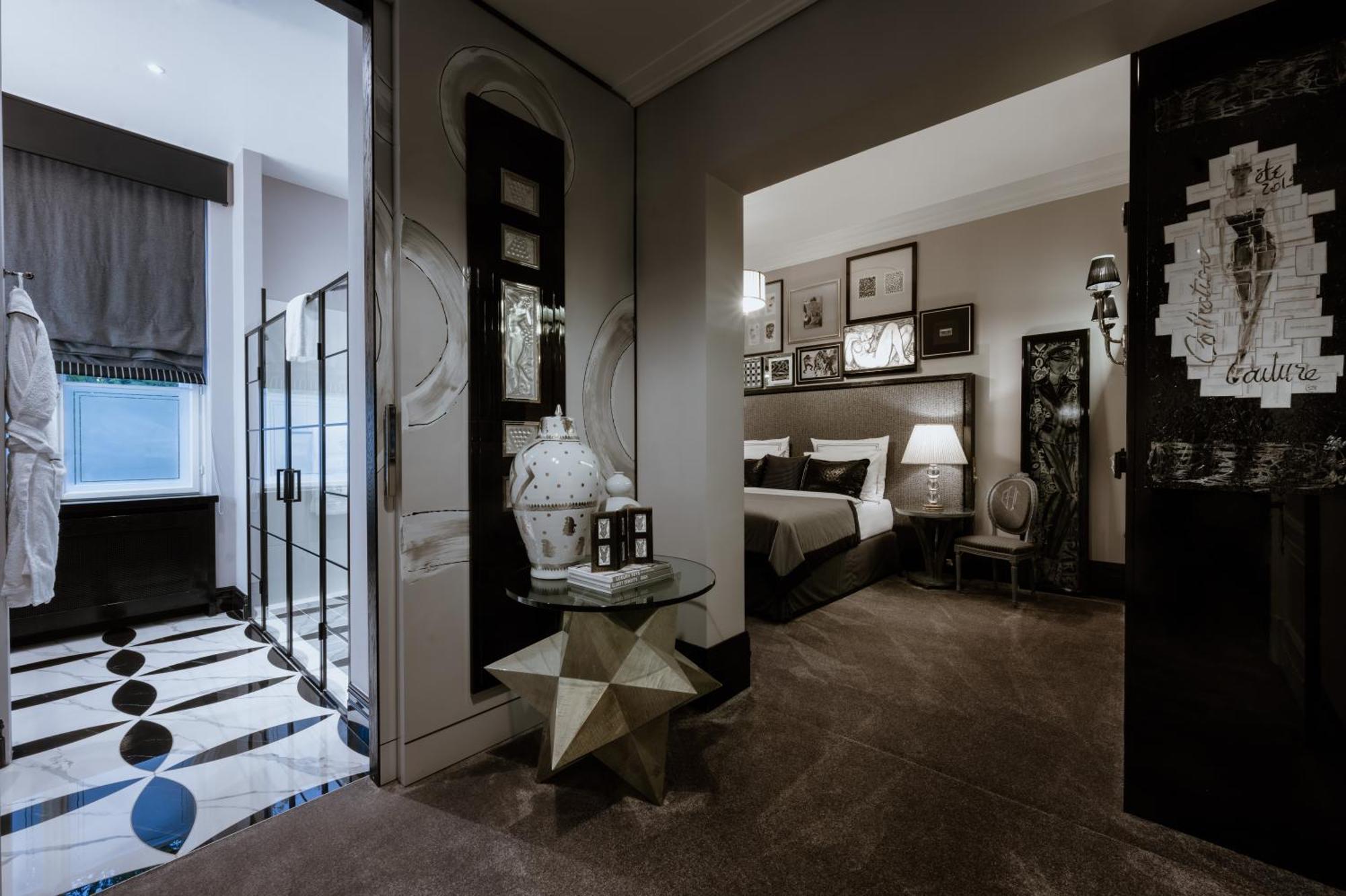 Schlosshotel Berlin Bagian luar foto A suite at the Mandarin Oriental, Paris