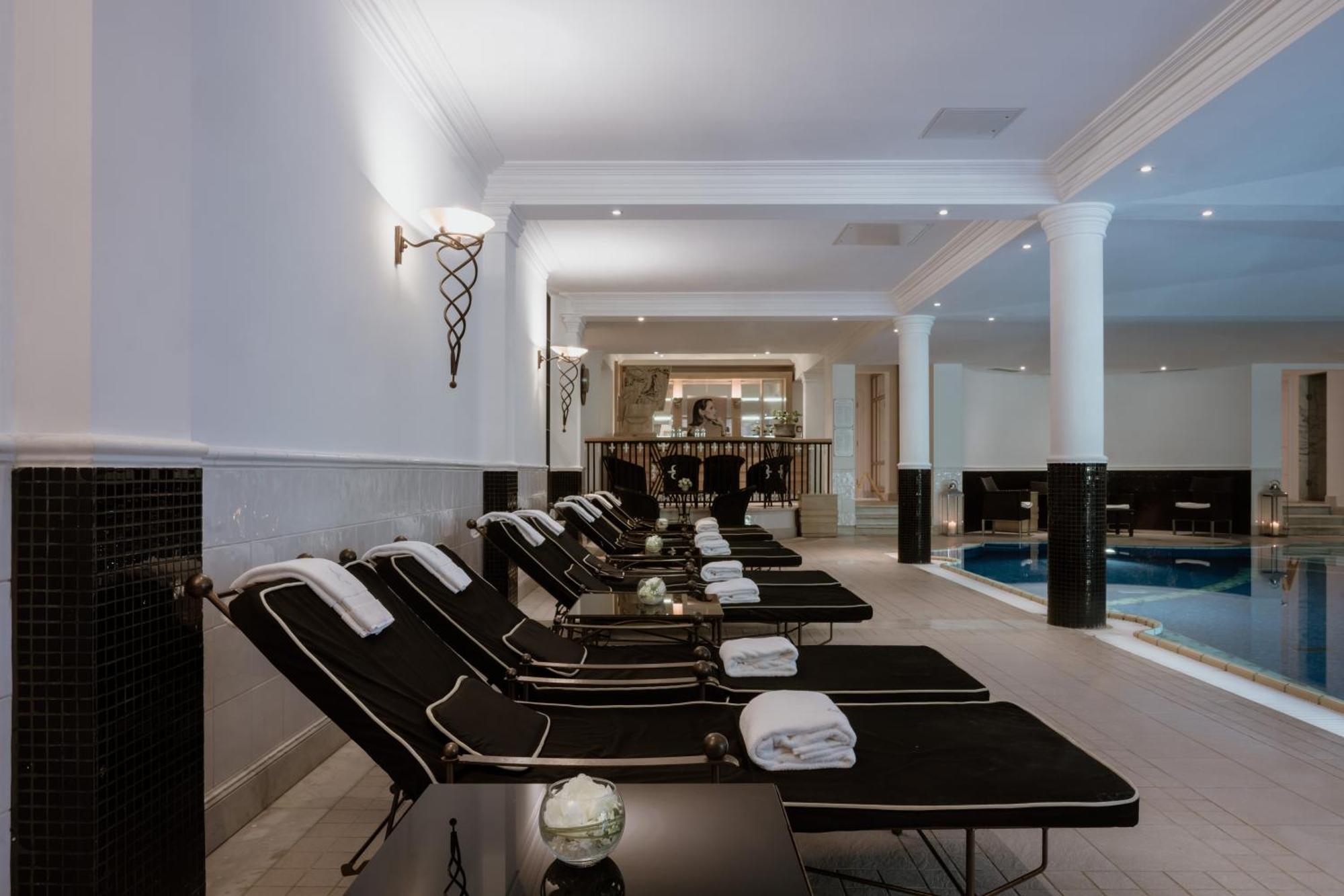Schlosshotel Berlin Bagian luar foto Spa at The Dorchester