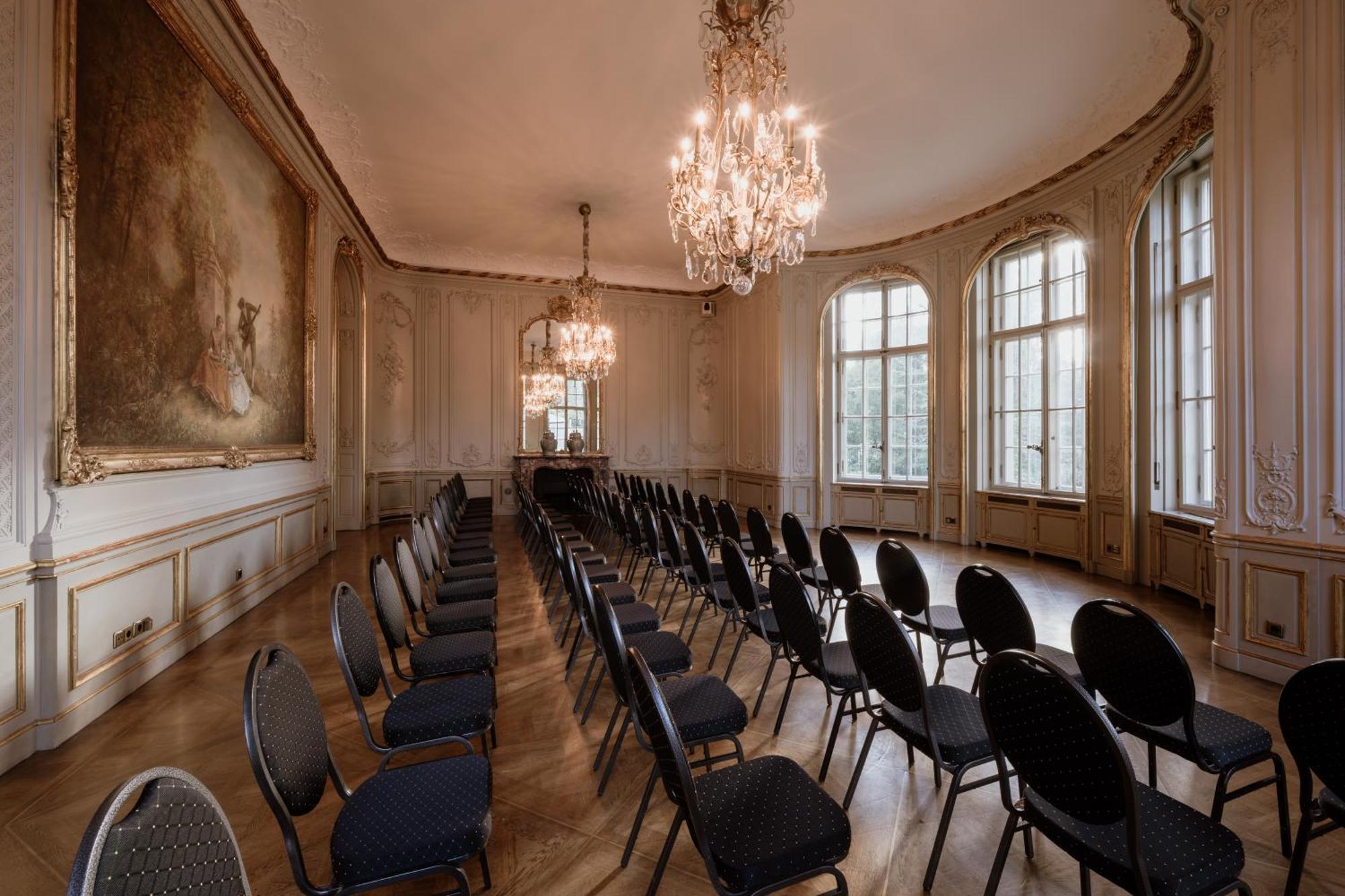 Schlosshotel Berlin Bagian luar foto The interior of the Academy
