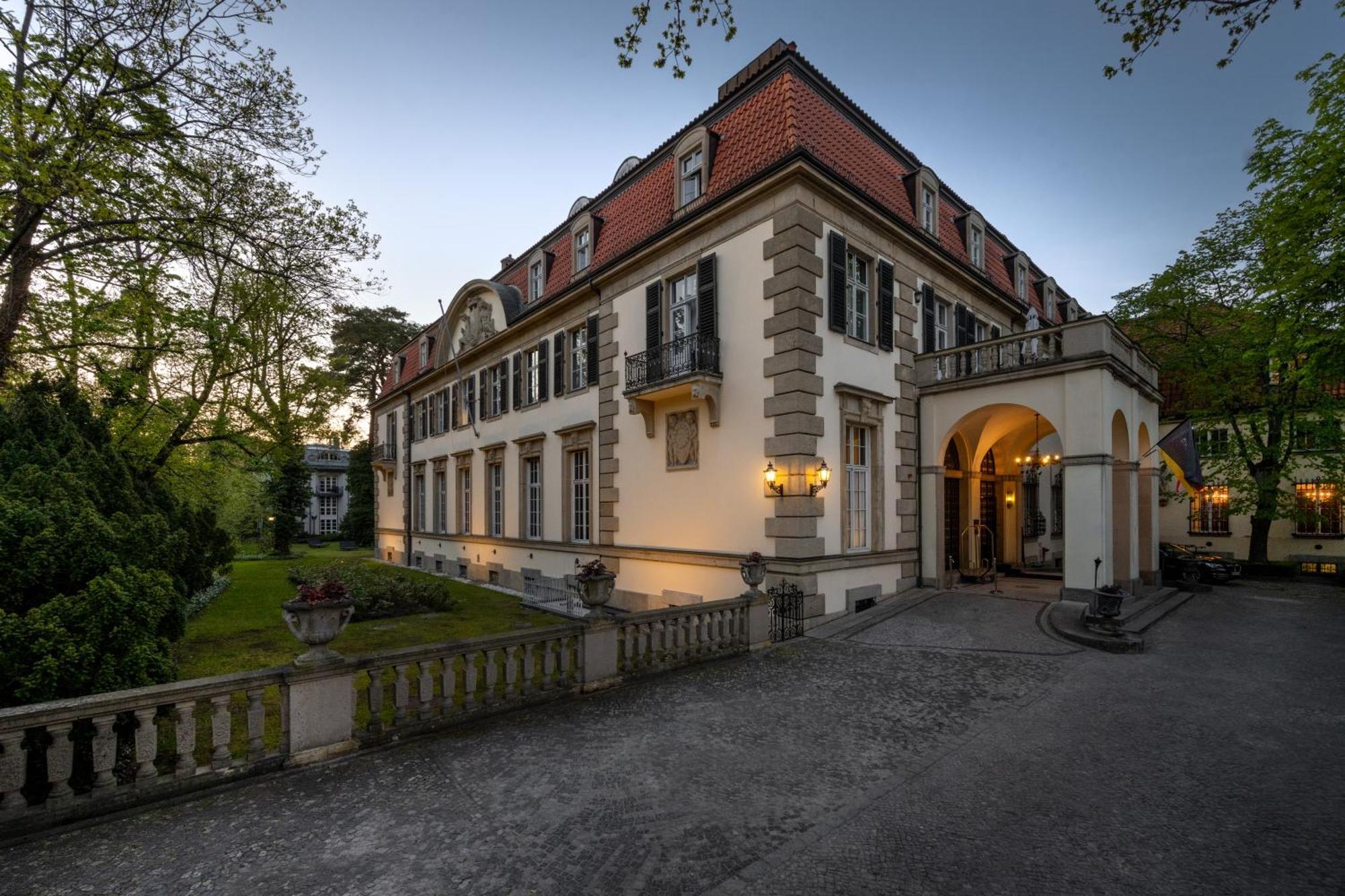 Schlosshotel Berlin Bagian luar foto Villa Weißhaus