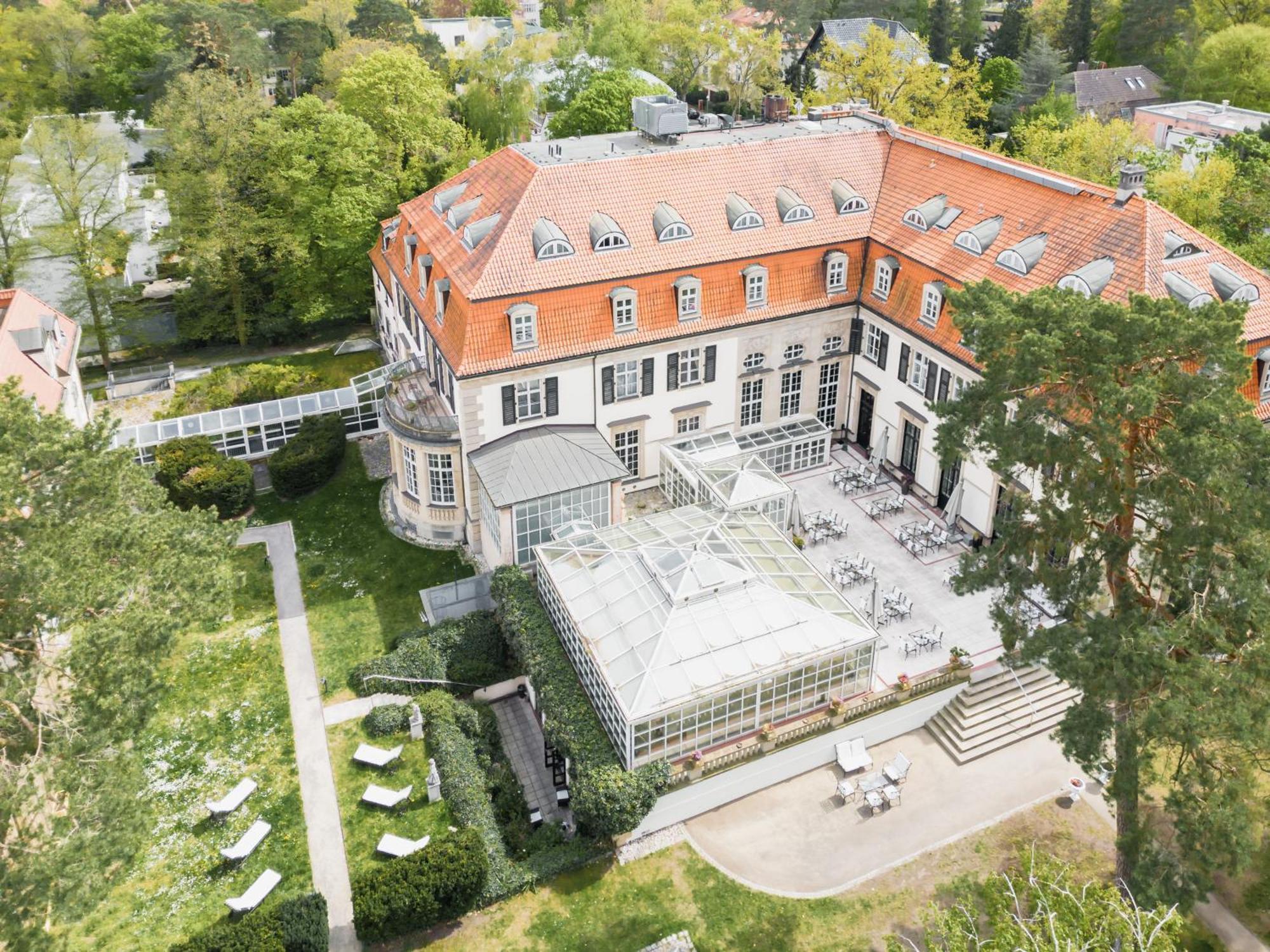 Schlosshotel Berlin Bagian luar foto Aerial view of the German National Museum of Music